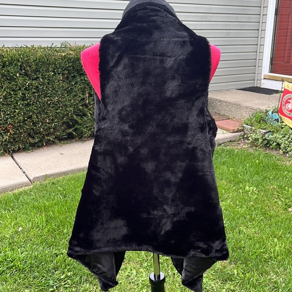 Marcus Adler New York 100% Polyester - Picture 3 of 7